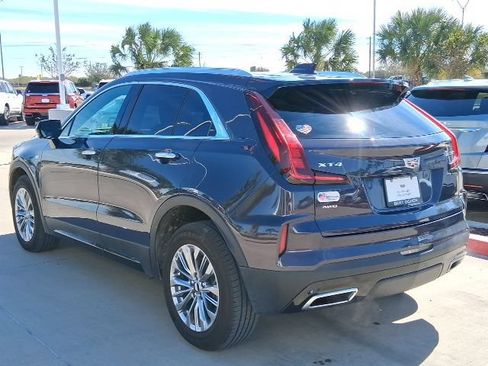 Used 2025 Cadillac XT4 Premium Luxury AWD/4WD image 4