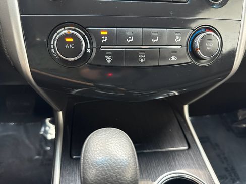 Used 2014 Nissan Altima 2.5 S FWD image 27