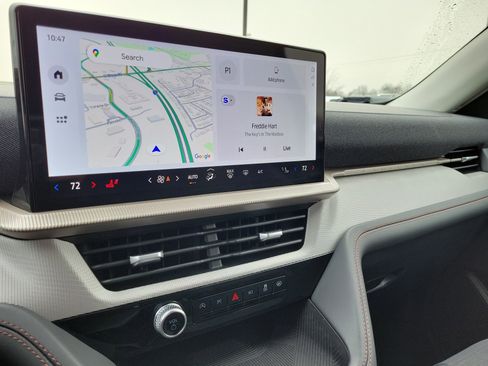 Used 2025 Ford Explorer Active image 28