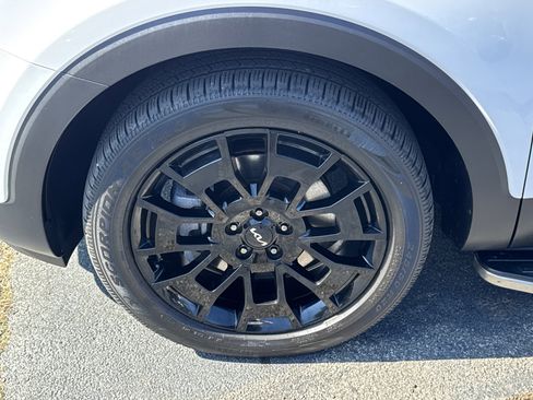 Certified 2022 Kia Telluride SX w/ SX Prestige Package image 11