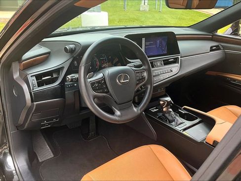 Used 2025 Lexus ES 350 w/ Premium Package FWD image 18