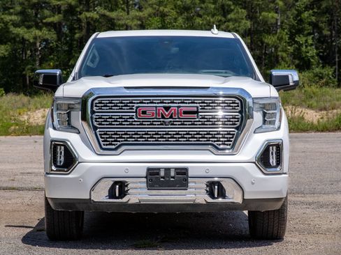 Used 2019 GMC Sierra 1500 Denali w/ Denali Ultimate Package AWD/4WD image 2