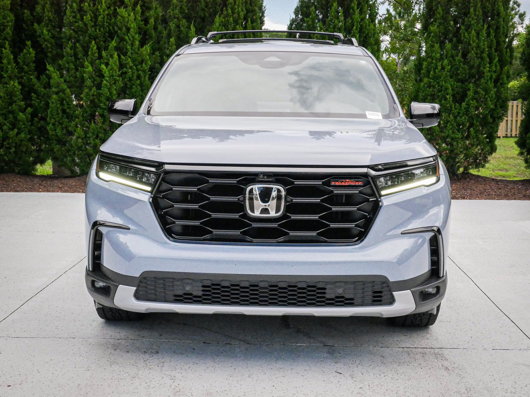 Certified 2025 Honda Pilot TrailSport image 3