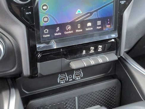 New 2026 RAM 1500 4x4 Crew Cab image 24