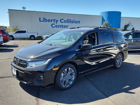 New 2026 Honda Odyssey Touring image 3