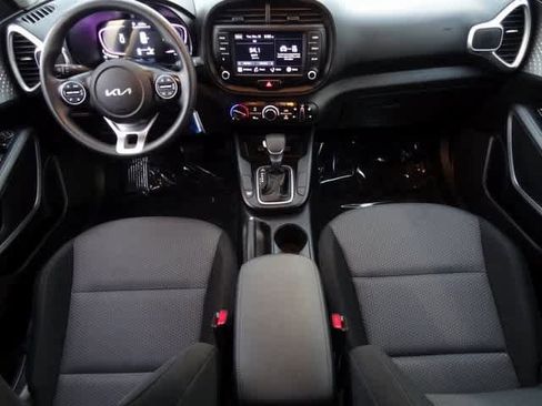 Used 2023 Kia Soul LX image 10