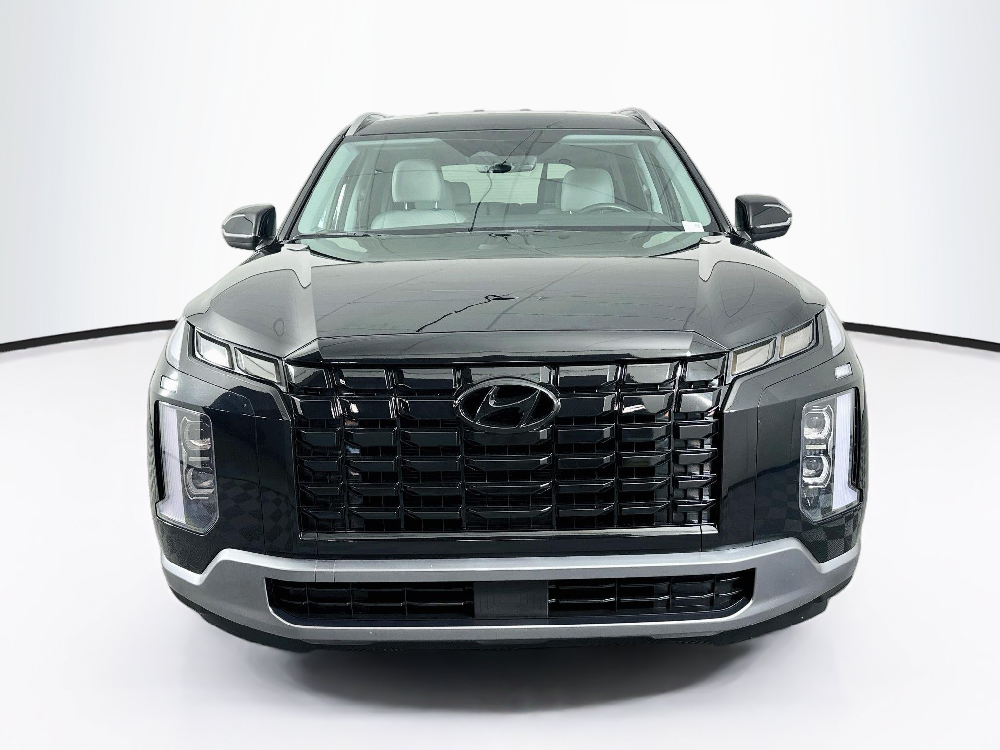 Used 2025 Hyundai Palisade SEL FWD image 2