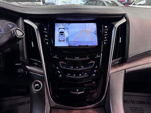 Used 2015 Cadillac Escalade ESV Luxury AWD/4WD image 27