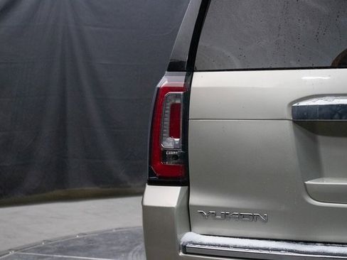 Used 2016 GMC Yukon Denali w/ Open Road Package image 12