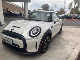 Certified 2024 MINI Cooper SE image 1
