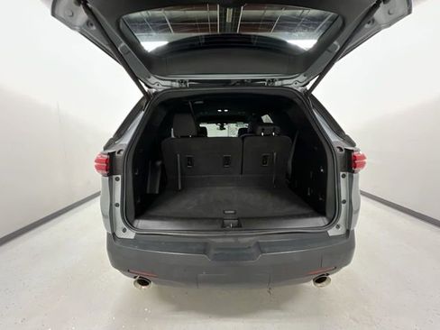 Used 2023 Chevrolet Traverse LT AWD/4WD image 24