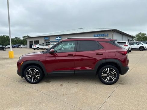 Used 2023 Chevrolet TrailBlazer LT FWD image 4