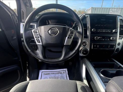 Used 2020 Nissan Titan SV w/ SV Convenience Package image 5