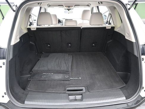 Used 2023 Nissan Rogue SV AWD/4WD image 9