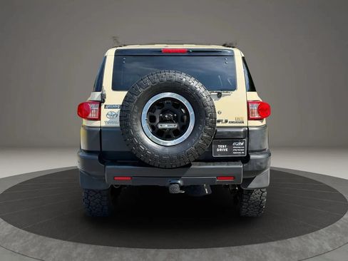 Used 2010 Toyota FJ Cruiser 4WD image 5