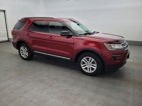 Used 2018 Ford Explorer XLT image 11