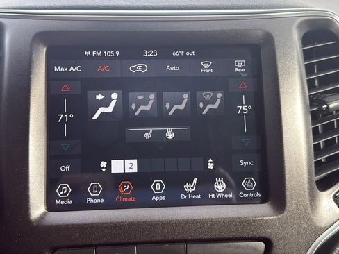 Used 2019 Jeep Cherokee Trailhawk w/ Cold Weather Group image 23