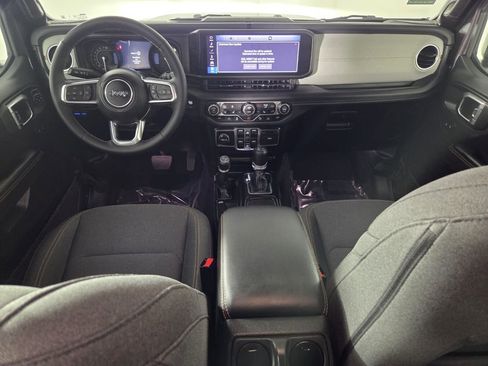 Used 2025 Jeep Wrangler Sahara w/ Safety Group image 28