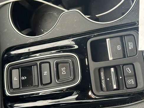 Used 2023 Honda Pilot Touring image 16