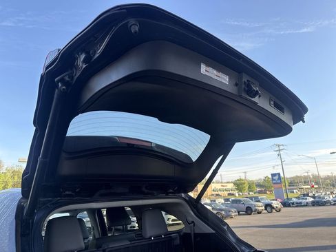 Used 2023 Toyota Highlander XLE image 45