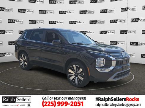 Used 2025 Mitsubishi Outlander SE AWD/4WD image 1