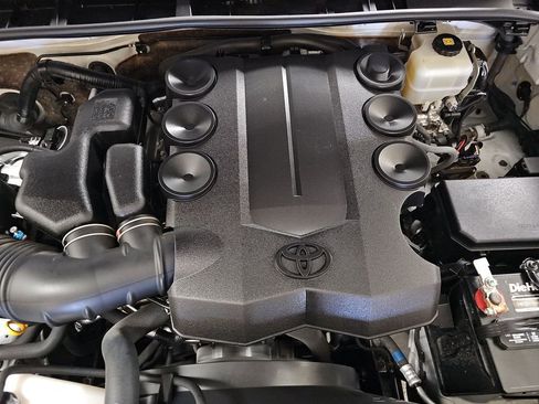 Used 2019 Toyota 4Runner SR5 Premium AWD/4WD image 31