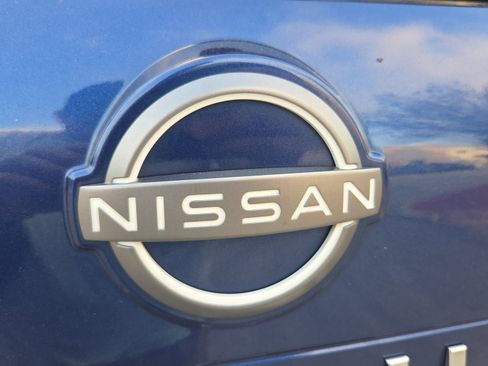 Used 2023 Nissan Rogue SV image 15