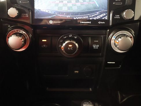Used 2021 Toyota 4Runner Venture w/ Moonroof Package AWD/4WD image 47
