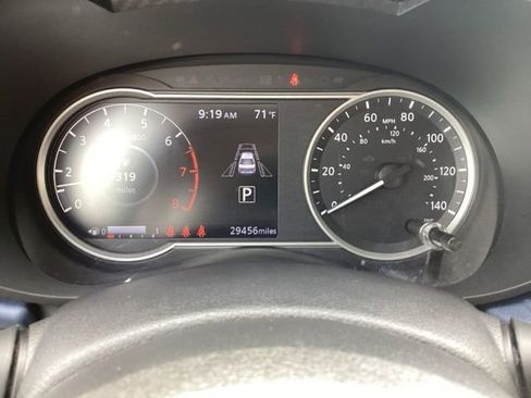 Used 2025 Nissan Versa SV FWD image 12