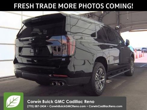 Used 2025 Chevrolet Suburban Z71 AWD/4WD image 3