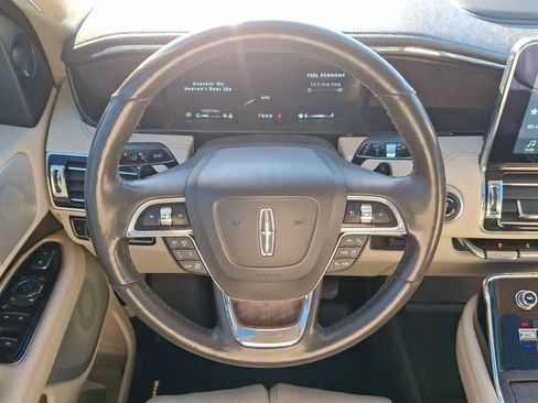 Used 2019 Lincoln Navigator Reserve image 22