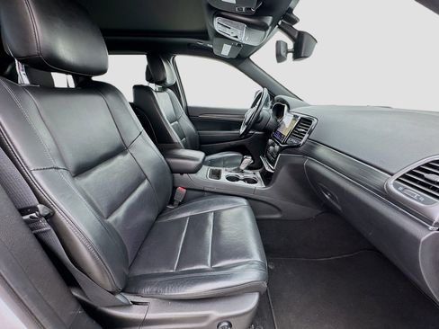 Used 2020 Jeep Grand Cherokee Limited w/ Luxury Group II image 20