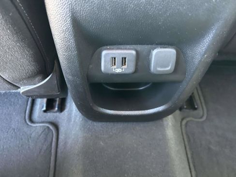 Used 2022 Chevrolet Colorado LT w/ LT Convenience Package AWD/4WD image 15