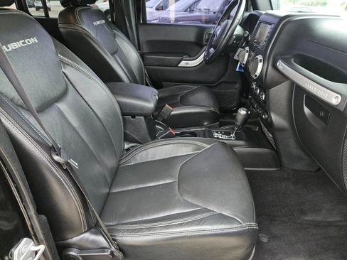 Used 2017 Jeep Wrangler Unlimited Rubicon w/ Connectivity Group image 27