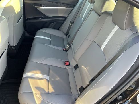 Used 2025 Toyota Camry SE image 30