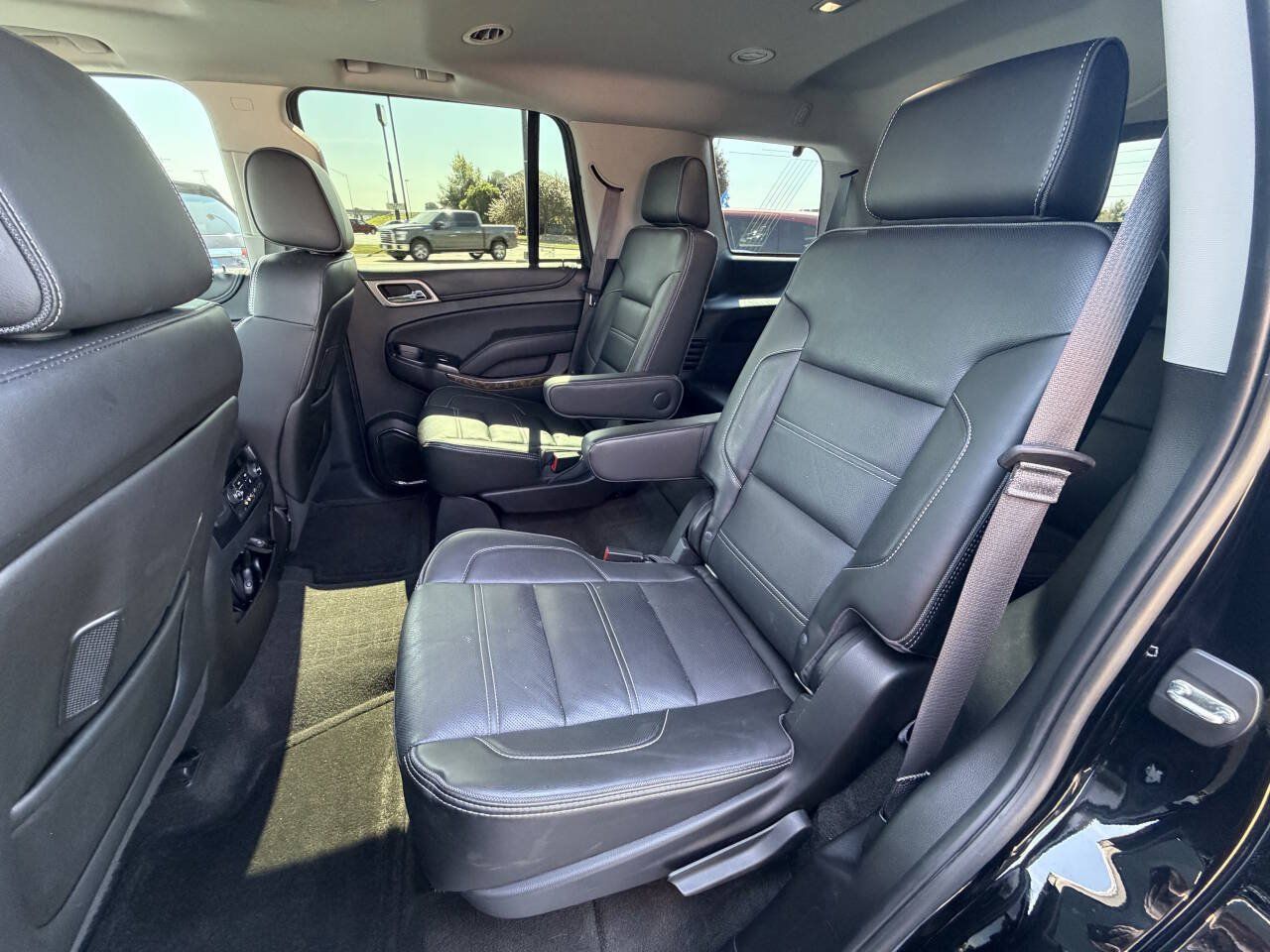Used 2016 GMC Yukon Denali w/ Open Road Package AWD/4WD image 27