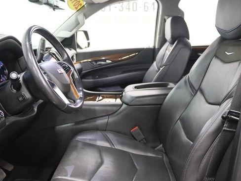 Used 2019 Cadillac Escalade Premium Luxury image 12