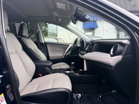 Used 2018 Toyota RAV4 Limited w/ Advanced Technology Package AWD/4WD image 11