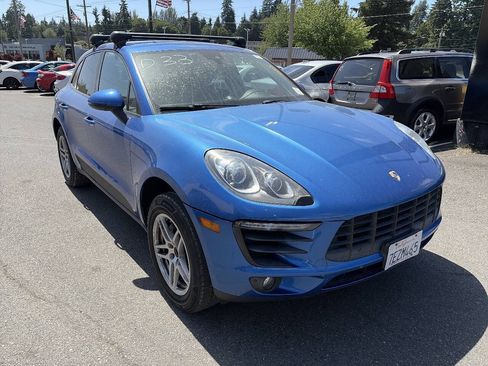 Used 2018 Porsche Macan AWD/4WD image 4