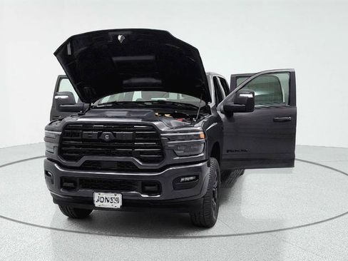 New 2026 RAM 2500 Laramie AWD/4WD image 13