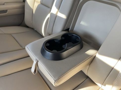 Used 2014 Chevrolet Silverado 2500 LTZ w/ LTZ Plus Package image 32