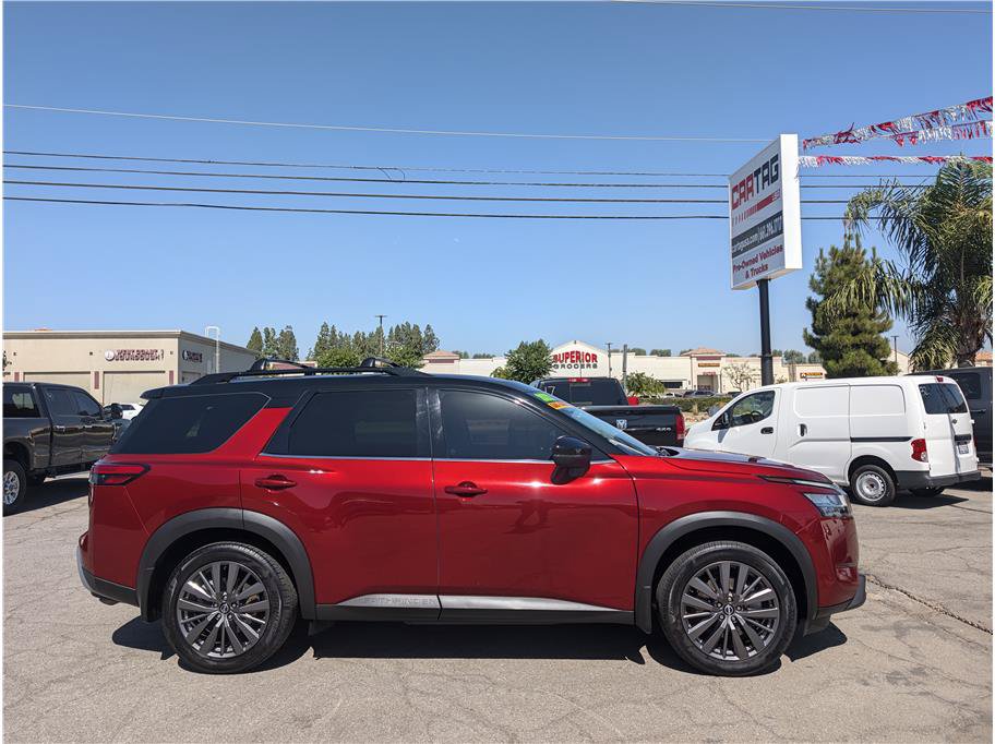 Used 2022 Nissan Pathfinder SL w/ SL Premium Package FWD image 4