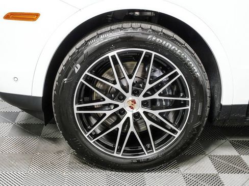 New 2026 Porsche Cayenne AWD image 40
