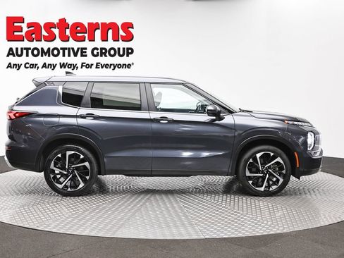 Used 2024 Mitsubishi Outlander SE AWD/4WD image 4