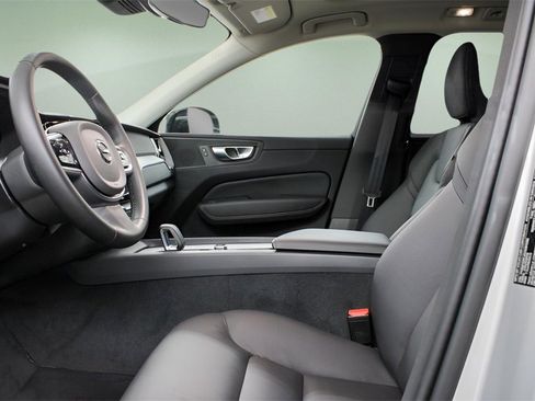 Certified 2025 Volvo XC60 B5 Plus image 18