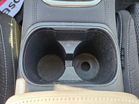 Used 2022 Subaru Outback Premium image 17