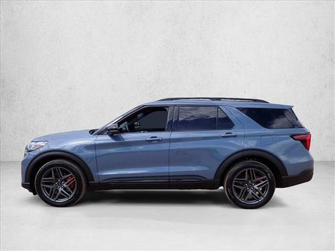 Used 2025 Ford Explorer ST AWD/4WD image 2