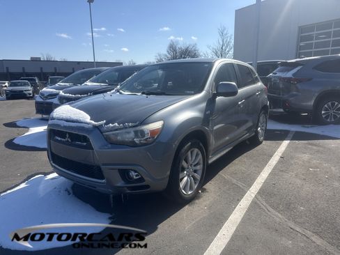 Used 2011 Mitsubishi Outlander Sport SE image 1