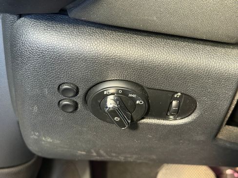 Used 2019 MINI Cooper 2-Door Hardtop image 16