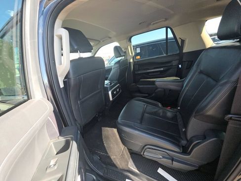 Used 2024 Ford Expedition Max XLT AWD/4WD image 10